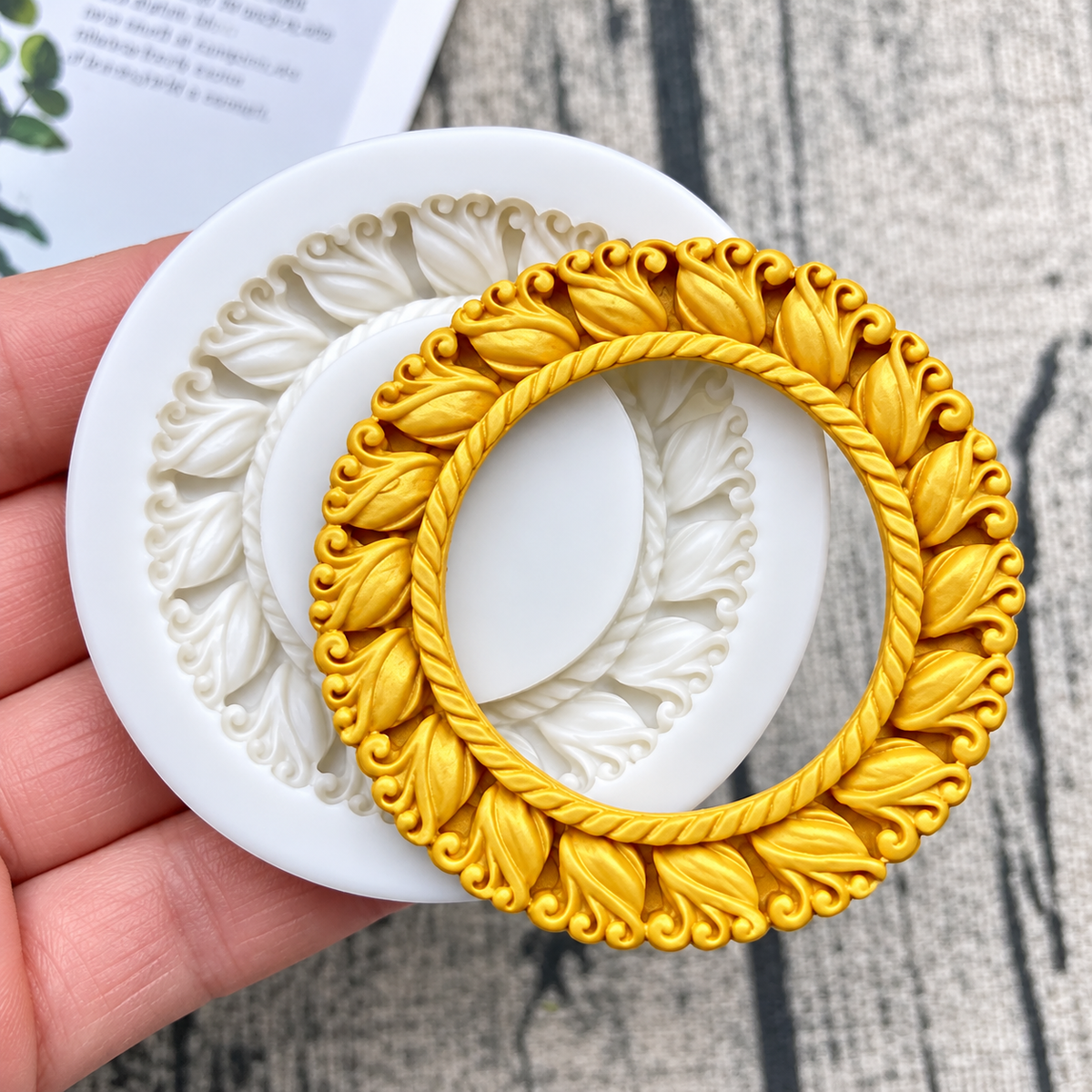 Ornate Round Frame – Silicone Mold