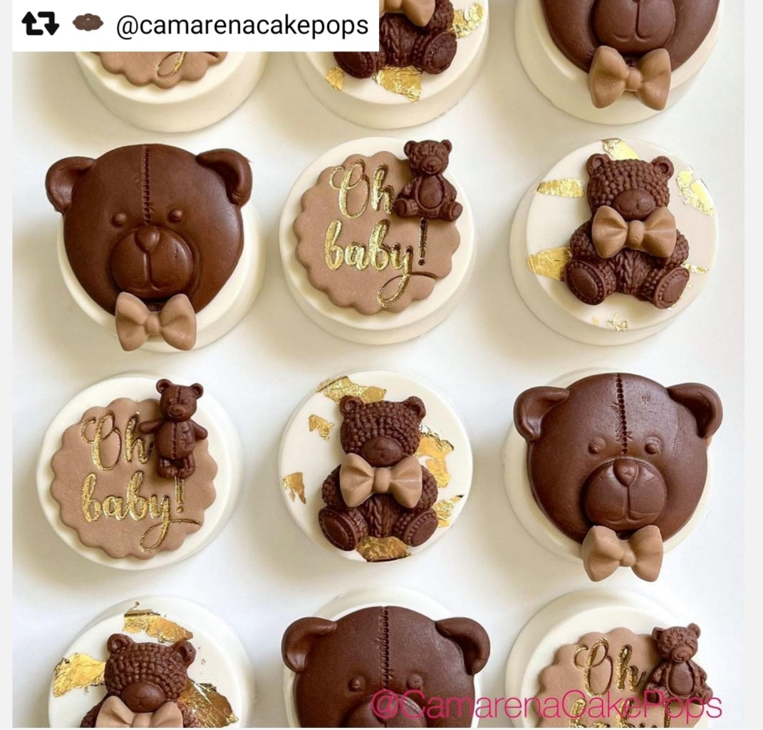 Decoration Of Happy Baby Bear Cake Stock Photo - Download Image Now -  Beauty, Birthday, Birthday Cake - iStock