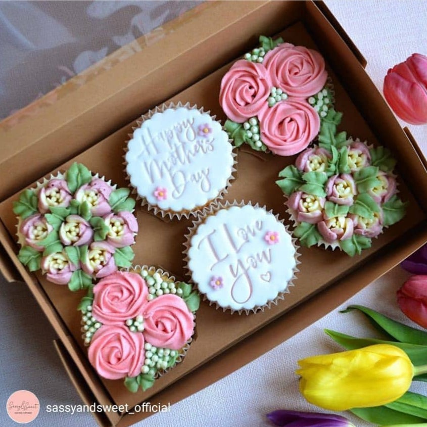 happy mothers day cupcakes